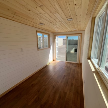 Shipping container office/studio - easily converts to fully functional tiny home - Image 2 Thumbnail