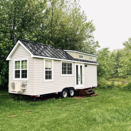 Skogsnest Tiny House - 26x8.5 - Scandinavian Moon Cabin - Image 2 Thumbnail