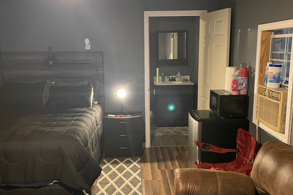 Small Cabin  - Image 1 Thumbnail