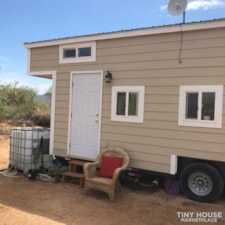 Solar Tiny house with downstairs. Bedroom and 2 lofts - Image 5 Thumbnail