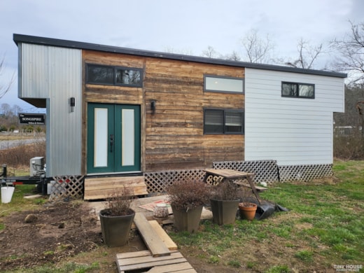 Songspire - 36ft home at Acony Bell