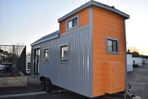 MODERN CONTAINER 290 sq ft TINY HOME ON WHEELS