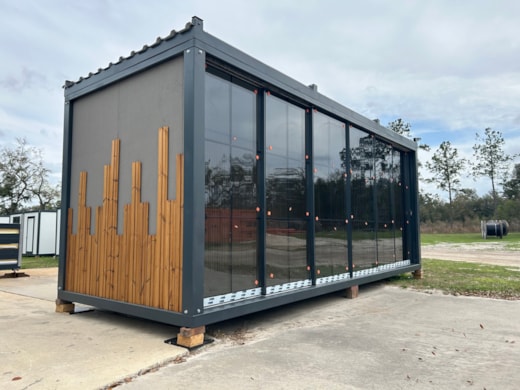 Studio 20x8 Tiny Home/Elegant Backyard Space (Electric & Delivery Included)
