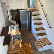 Stunning 30ft with 2x2ft bump outs tiny house  - Image 3 Thumbnail