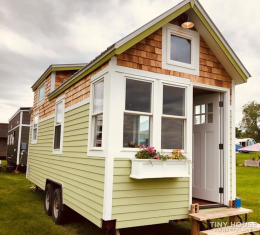 Stunning Cedar Craftsman Tiny House!