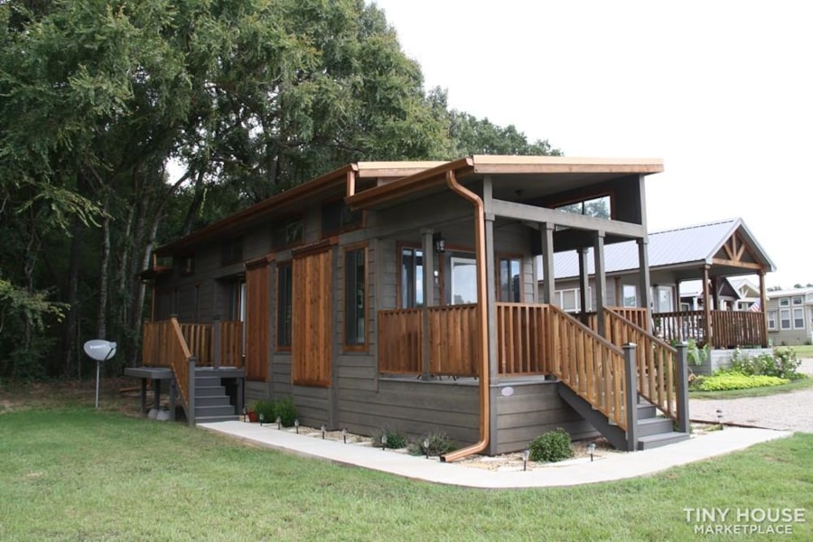 Stunning Rustic Park Model Home w/Carport and Storage at Vintage Grace Texas - Image 1 Thumbnail