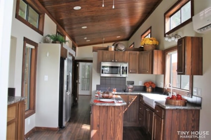 Stunning Rustic Park Model Home w/Carport and Storage at Vintage Grace Texas - Image 2 Thumbnail