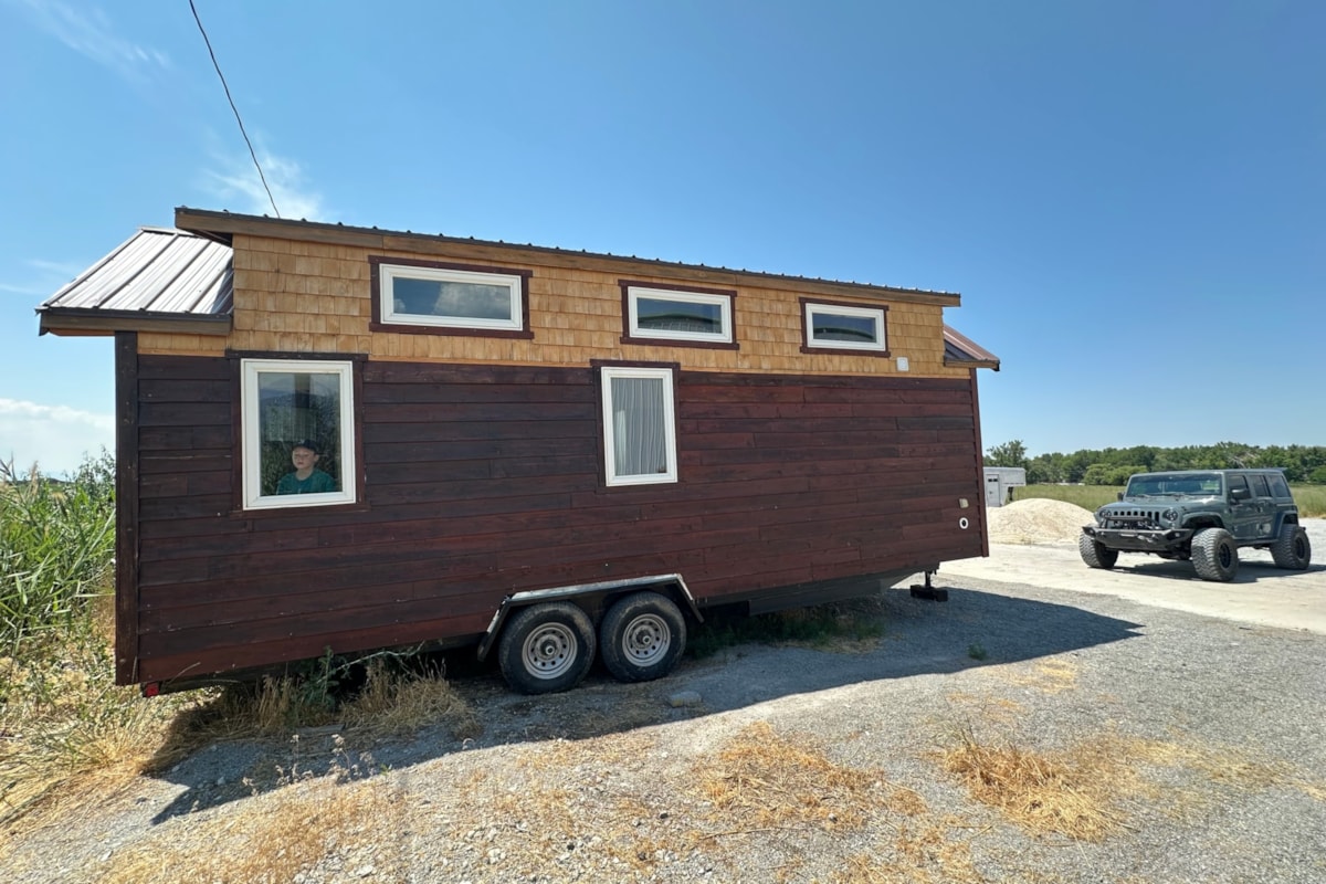 Stylish Custom Tiny House Ready to Go - Image 1 Thumbnail