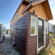 Stylish Custom Tiny House Ready to Go - Image 4 Thumbnail