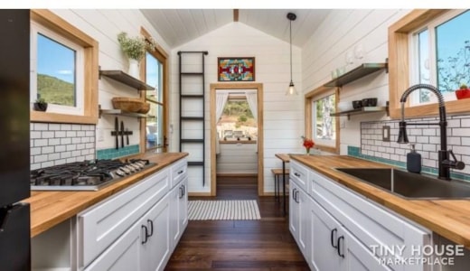 Super Cute New Cottage Tiny Home