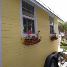 Teeny-Tiny House Waiting for Your Finishing Touch - Image 3 Thumbnail