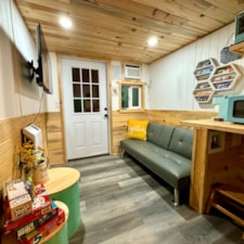 The BeeHive - Sleeps 8+ - Image 3 Thumbnail