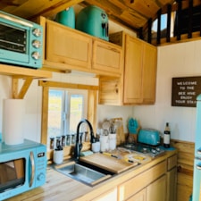 The BeeHive - Sleeps 8+ - Image 5 Thumbnail