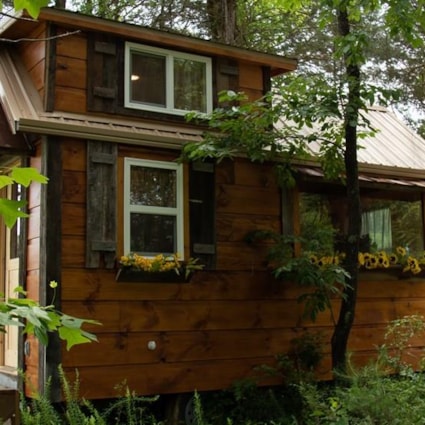 The Best Little Hen House in Tennessee is an 8′ x 16′ Freedom Style Tiny Home - Image 2 Thumbnail