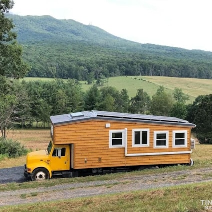 The Big Easy- DRIVABLE Tiny Home with Top-Notch Amenities and Incredible Design! - Image 2 Thumbnail