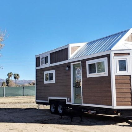 The Clover - 2018's Most Popular Tiny House on Wheels - Image 2 Thumbnail