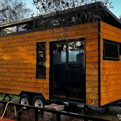 THE FOREST NIGHT, A 18ft GORGEOUS CUSTOM TINY HOUSE W/ UNIQUE FEATURES - Image 2 Thumbnail