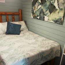 Tiny Cabin - Image 4 Thumbnail