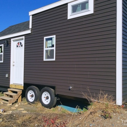 Tiny Home 8ft wide x 24ft long - Built & Ready to Move - Image 2 Thumbnail