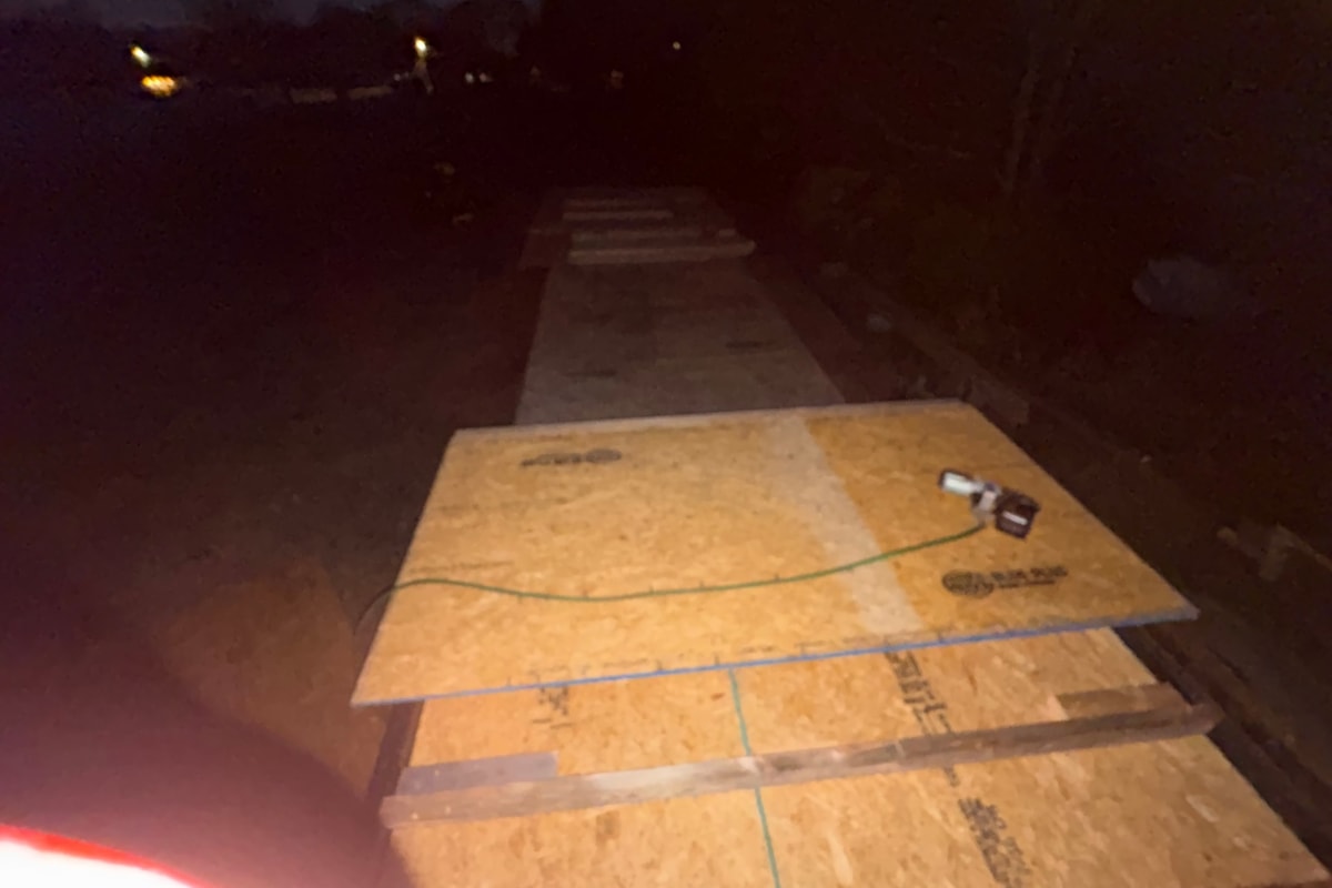 Tiny home base 40ftlong by 8ft wide 5th wheel triple axle subfloor platform - Image 1 Thumbnail