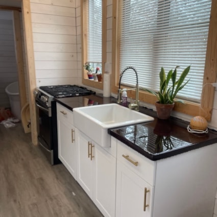 Tiny Home Full Size Appliances and Bathroom Fixtures - Image 2 Thumbnail