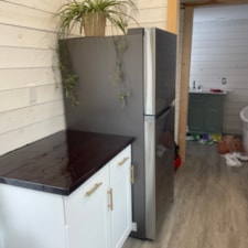 Tiny Home Full Size Appliances and Bathroom Fixtures - Image 3 Thumbnail