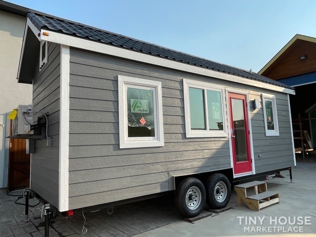 Tiny Home on Wheels for Sale - Image 1 Thumbnail
