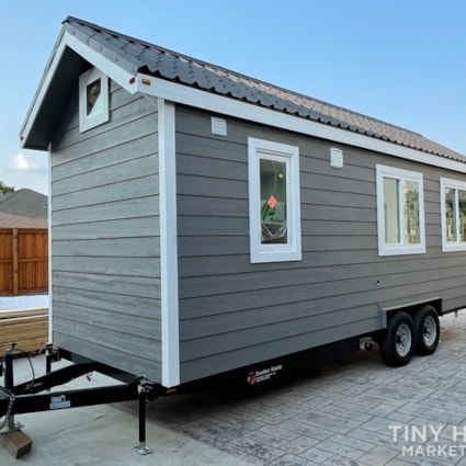 Tiny Home on Wheels for Sale - Image 2 Thumbnail