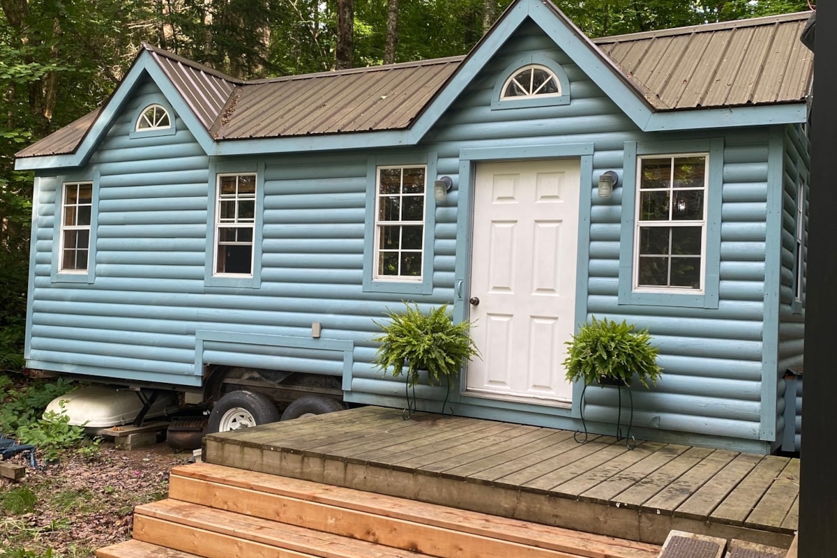 Tiny Home on wheels 192 sqft - Image 1 Thumbnail