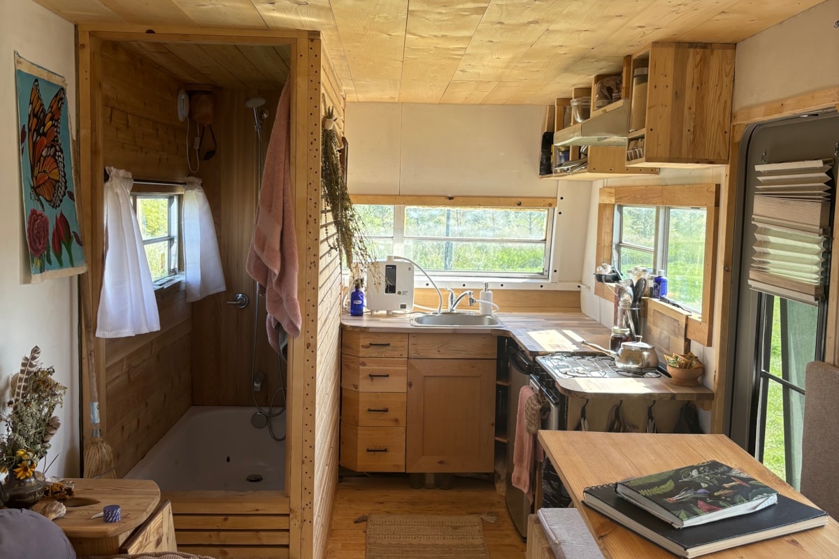 Tiny Home on Wheels - Image 1 Thumbnail