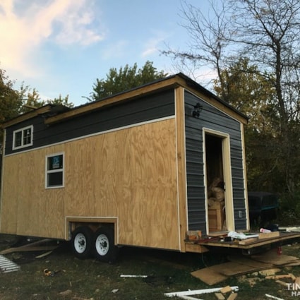 Tiny Home With Loft and Deck - Image 2 Thumbnail