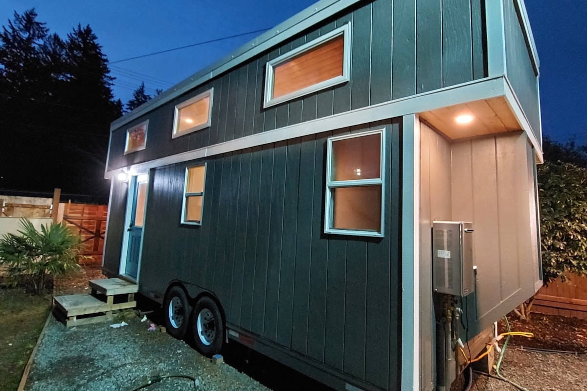 Tiny House 24' x 8'5" x 13'5" with Two Loft - Image 1 Thumbnail