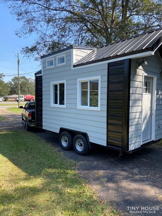 Tiny house for sale - Image 1 Thumbnail