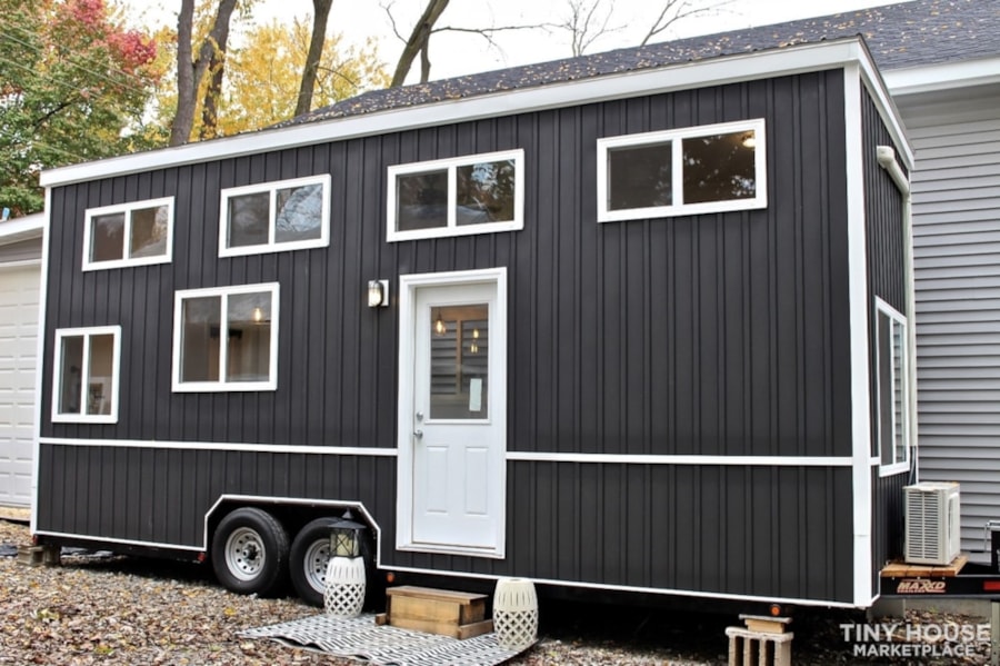 Tiny House for Sale - Perfect Condition - Image 1 Thumbnail