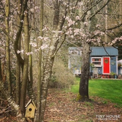 Tiny House for Sale - Stylish, Cozy, Green! - Image 2 Thumbnail