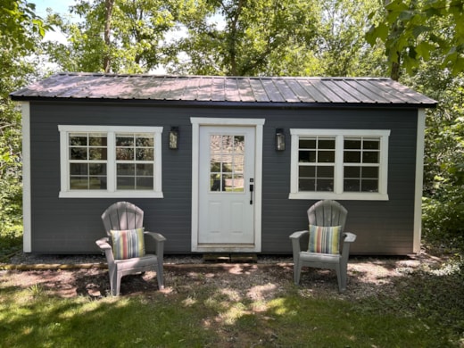 Tiny House - fully finished and furnished!  