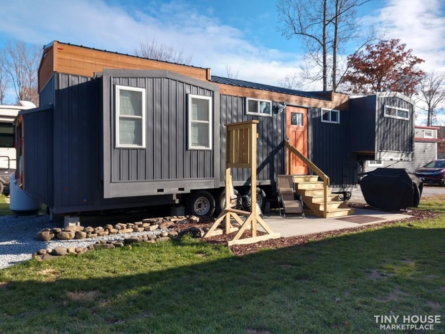 Tiny house in gated family friendly approved tiny house community - Image 1 Thumbnail