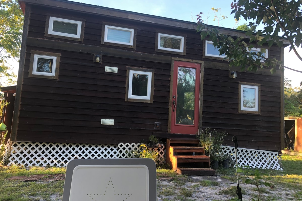 Tiny House in Fl on wheels sleeps 4 - Image 1 Thumbnail