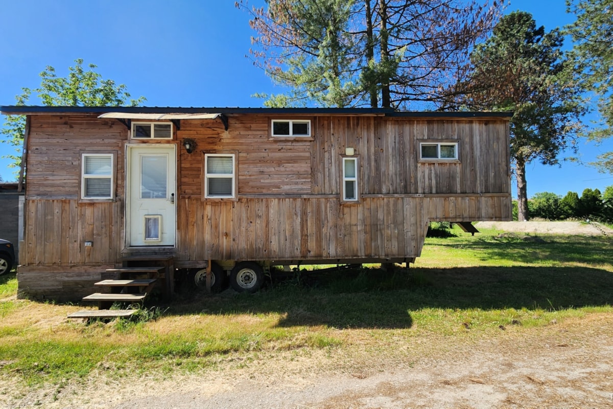 Tiny house on gooseneck/ 5th wheel trailer - Image 1 Thumbnail