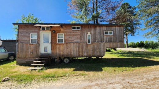 Tiny house on gooseneck/ 5th wheel trailer