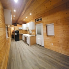 Tiny house on gooseneck/ 5th wheel trailer - Image 4 Thumbnail