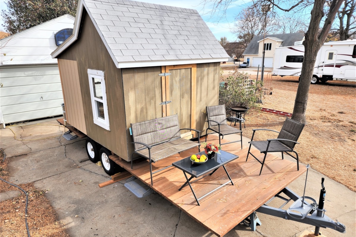 Tiny house on solid 24 foot trailer with deck - Excellent Condition - Image 1 Thumbnail