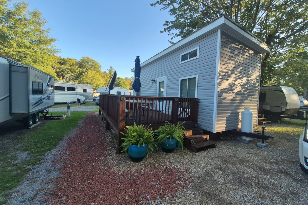 TINY HOUSE ON THE RIVER - Image 1 Thumbnail