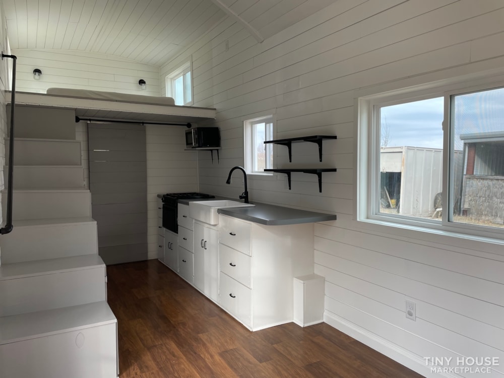Tiny house on wheels!  - Image 1 Thumbnail