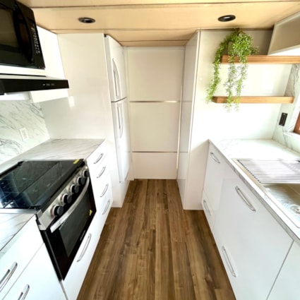 Tiny house on wheels - Image 2 Thumbnail