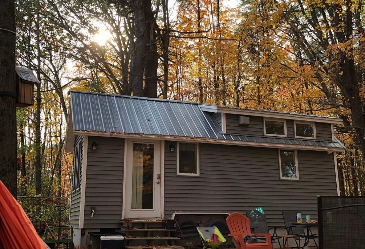 Tiny house on wheels - keep it where it is! - Image 1 Thumbnail