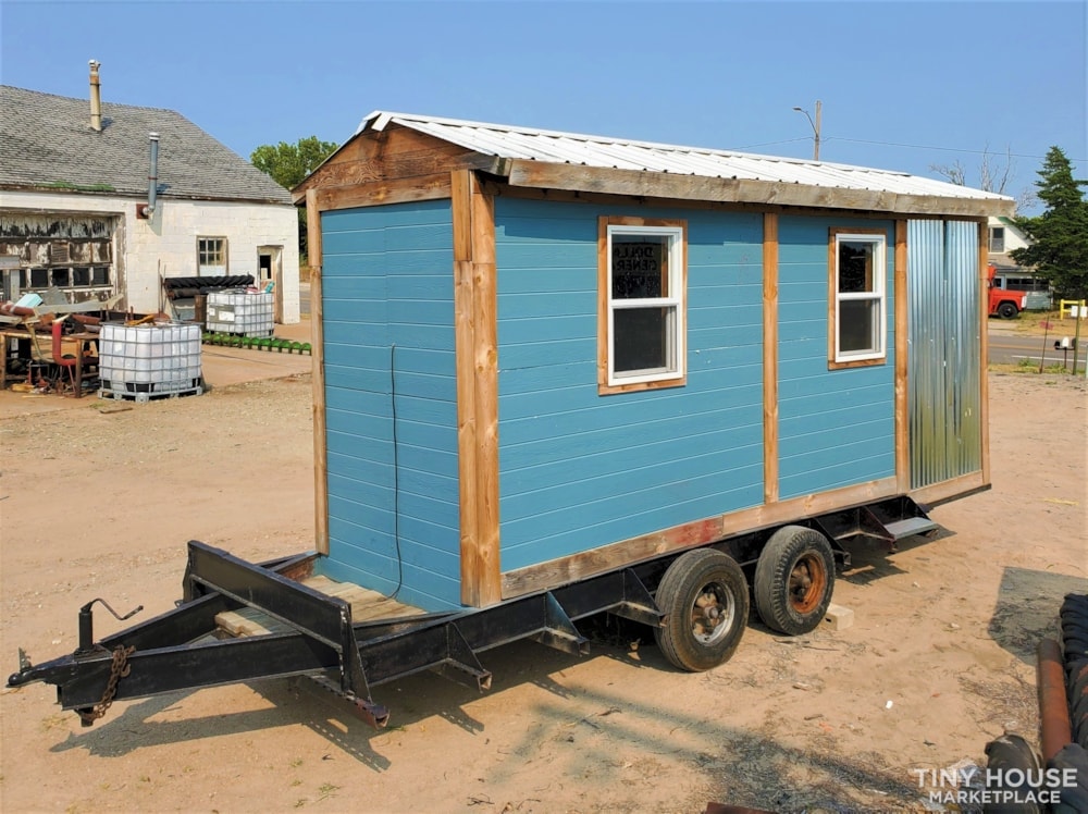 Tiny House Tiny Home 17 feet long and 9 foot ceiling - Image 1 Thumbnail