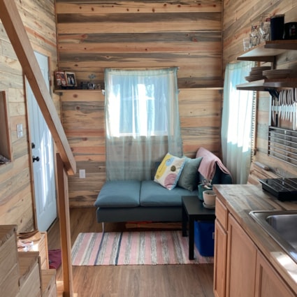 Tiny house w/loft furnished - Image 2 Thumbnail