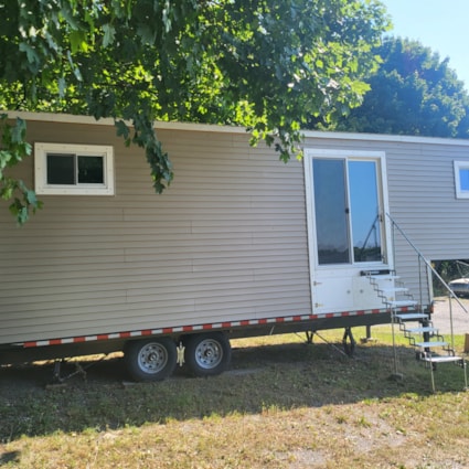 Tiny House w/ Small Garage - Image 2 Thumbnail