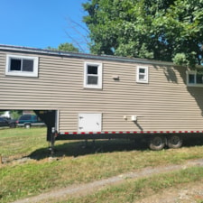 Tiny House w/ Small Garage - Image 4 Thumbnail